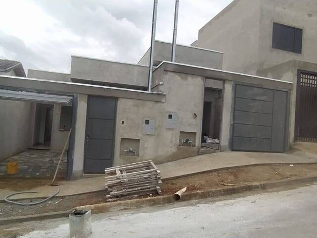 #2515 - Casa para Venda em Pouso Alegre - MG
